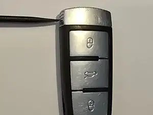 Disassembling VW Passat 2005-2014 key for Battery change or button replacement