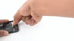 Herhaal de vorige stap voor de tweede kleefstrip.