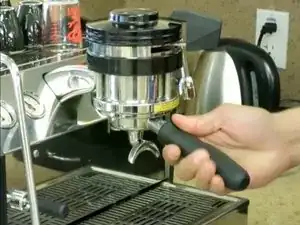 Het spoelen van je espressomachine