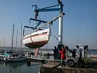 crane:type=floor-mounted_crane (for perpendicular cranes, sometimes with lifting arm rotation ability)