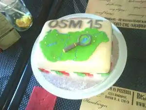 Cake depicting Hungary and its rivers, a mag and national flag colours