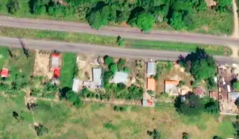 Propiedades "pegándose" a la Autopista San Cristóbal - La Fría.