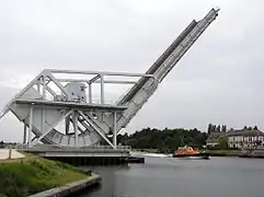 Most Pegasus Bridge přes Caen Canal, Normandie, Francie