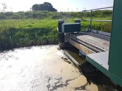 Small movable weir